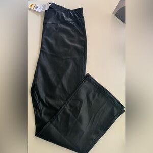 Jessica Simpson Womens Plus Coated Faux Leather Flared Pants - 16W / Black
